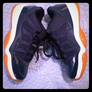 Jordan 11 Low Navy Gum